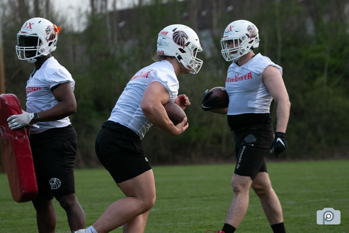 GFL2022_20220413_Training_Helmets_0008.jpg