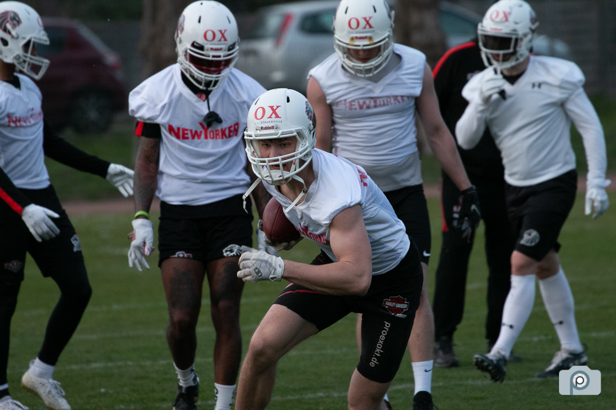 GFL2022_20220413_Training_Helmets_0021.jpg