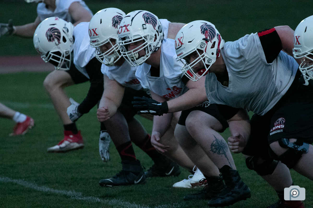 GFL2022_20220413_Training_Helmets_0067.jpg